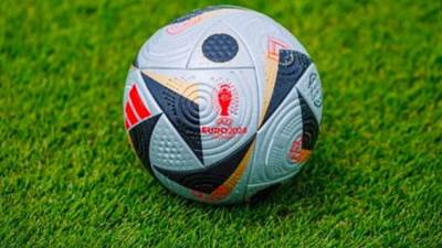 الكشف عن كرة نهائي "يورو 2024"