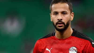 محافظ كفرالشيخ يقدم واجب العزاء لأسرة اللاعب «أحمد رفعت» بمسقط رأسه