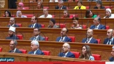 تلاوة قرار رئيس الجمهورية بتعيين نواب الوزراء أمام الجلسة العامة للنواب