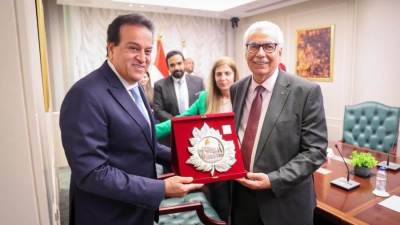 نائب رئيس مجلس الوزراء ووزير الصحة يستقبل وزير الصحة الفلسطيني لمناقشة التعاون