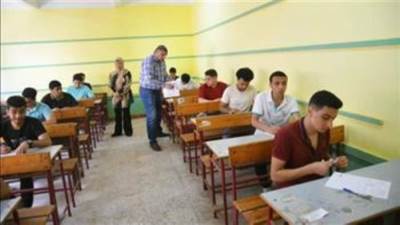 طلاب الثانوية العامة يبدأون امتحان الجيولوجيا والجبر وعلم النفس والاجتماع
