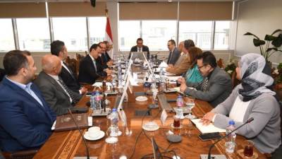 وزير الإسكان يتابع موقف خدمات مياه الشرب والصرف الصحى.. والمشروعات الجارى تنفيذها