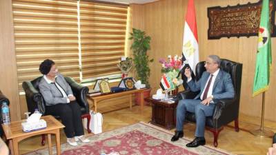 نائب وزير الصحة تعقد أول اجتماعاتها الدورية للمجلس الإقليمي للسكان في الفيوم برئاسة المحافظ