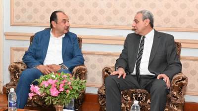 في مستهل زيارته لشركة غزل المحلة.. وزير قطاع الأعمال يلتقي محافظ الغربية ونواب البرلمان