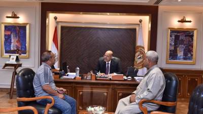 وزير العمل  يستقبل عَامّلين اثنين من العمالة غير المنتظمة ويستجيب لطلبهما
