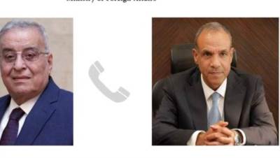 وزير الخارجية والهجرة يتلقى اتصالاً هاتفياً من نظيره اللبناني
