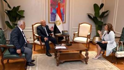 كامل الوزير يبحث مع رئيس المجلس التصديرى للملابس الجاهزة سبل تنمية القطاع