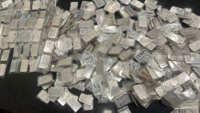 إحباط محاولة راكب أجنبى تهريب سبائك فضة بمطارى القاهرة وسفنكس