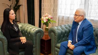 وزيرة التضامن تجتمع مع رئيس الهيئة القومية للتأمين الاجتماعي