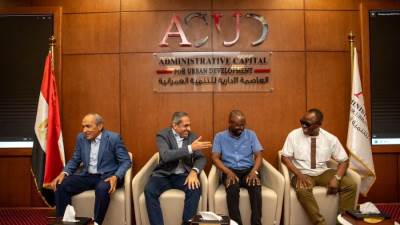 وفد من جمهورية زيمبابوي يزور العاصمة الإدارية الجديدة ويطلّع على آخر إنجازاتها