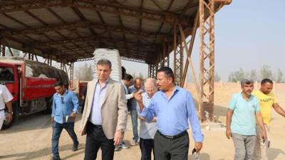 وزير الزراعة يفاجئ الجمعيات الزراعية بالبحيرة والمنوفية لمتابعة توافر الاسمدة