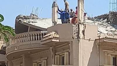 رئيس جهاز مدينة القاهرة الجديدة: تنفيذ قرارات إزالة لمخالفات بناء بالتجمعين الأول والثالث بالمدينة