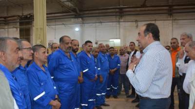 وزير قطاع الأعمال العام في جولة ميدانية بشركة النصر للسيارات