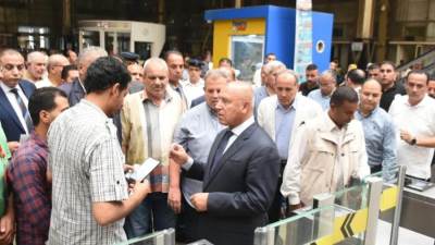 الوزير: الالتزام التام بكافة الإجراءات المتعلقة بالسلامة والأمان 