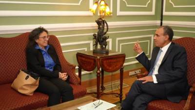 وزير الخارجية والهجرة وشئون المصريين بالخارج يعقد اجتماعاً مع القائمة بأعمال البعثة الأممية إلى ليبيا