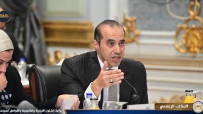 "وزير الشئون النيابية: تعاون وتنسيق الوزارات مع بعضها البعض أمر إيجابي"