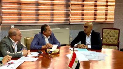 وزير التعليم يعقد اجتماعًا مع قيادات هيئة الأبنية التعليمية لمناقشة الاستعدادات لجاهزية المدارس للعام الجديد