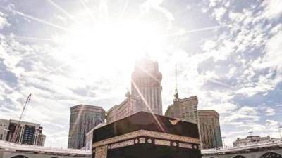 بدء تعامد الشمس الثانى والأخير لعام 2024 على الكعبة المشرفة