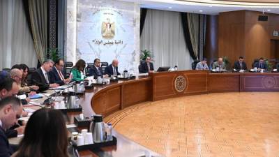 رئيس الوزراء يترأس الاجتماع الأول للمجموعة الوزارية للتنمية الصناعية