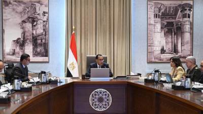 رئيس الوزراء يتابع موقف المشروعات المُنفذة بالتعاون بين وزارة الإسكان والهيئة الهندسية
