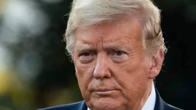 ترامب يحتفل بإسقاط الدعوى القضائية ضده ويدعو لإسقاط كافة القضايا الأخرى