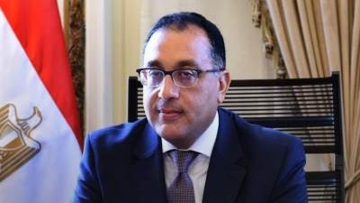 حقيقة عودة يوم الأحد يوم عمل للموظفين بنظام الـ "أون لاين" من المنزل