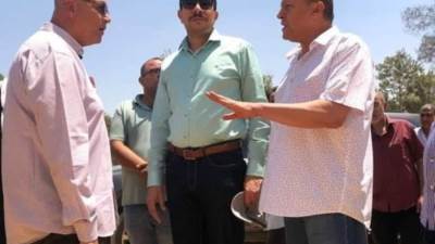 مساعد نائب رئيس هيئة المجتمعات العمرانية يتابع سير العمل بمشروعات المرافق والطرق بمدينة سفنكس الجديدة