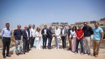 وفد من كبار قيادات "شنايدر إلكتريك" يزور مشروع المونت الجلالة لشركة تطوير مصر