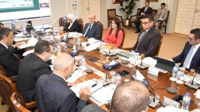 وزير الإسكان يعرض محاور العمل المرتبطة بهيئة المجتمعات العمرانية الجديدة