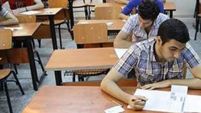 انتظام طلاب شعبة الرياضيات بالثانوية العامة لأداء امتحان مادة الديناميكا بالمحافظات