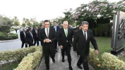 المهندس شريف الشربيني وزير الإسكان ينظم حفلا لتكريم سلفه الدكتور عاصم الجزار