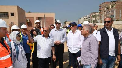 الدكتور سويلم يتفقد عملية تحديث أنظمة تشغيل بوابات هويس ومفيض سد دمياط