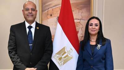 وزيرة التضامن ووزير العمل يبحثان ملف العمالة غير المنتظمة