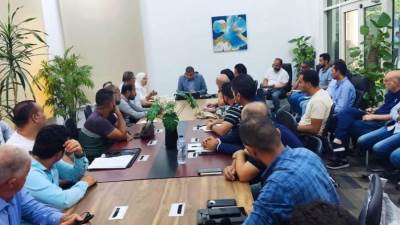 رئيس جهاز العاصمة الإدارية يلتقي مسئولي الشركات المنفذة لأعمال الطرق والمحاور