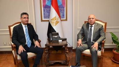 نائب رئيس الوزراء يبحث ضبط الأسواق مع وزير التموين والغرف التجارية