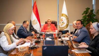 وزيرة البيئة ومحافظ الفيوم يتابعان الموقف التنفيذى لاعادة التوازن البيئى لبحيرة قارون