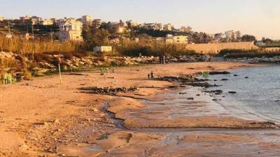 الحكومة تنفى انحسار مياه البحر عن بعض الشواطئ مما ينبئ بوقوع أعاصير