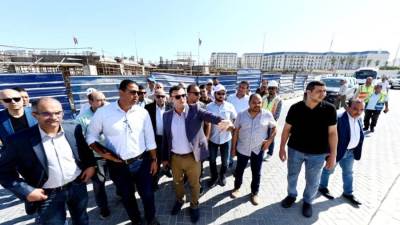 وزير الإسكان يواصل جولته بمدينة العلمين الجديدة ويتفقد الموقف التنفيذى لمنشآت "المدينة التراثية"