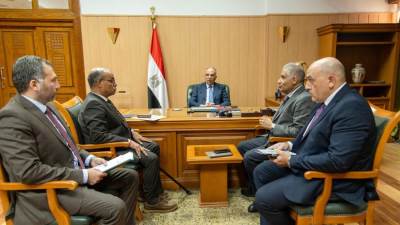 سويلم يتابع خطة عمل صيانة وإحلال المنشآت المائية