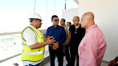 وزير الإسكان يشدد على ضغط معدلات التنفيذ بأبراج “الداون تاون” بمدينة العلمين الجديدة