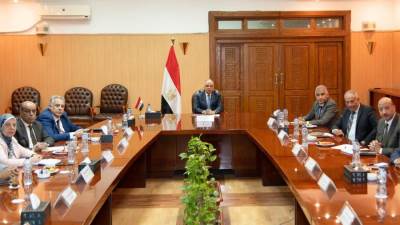 سويلم يتابع حالة الرى بالمحافظات ، وموقف إيراد نهر النيل