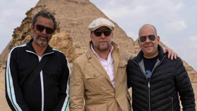 "الإنتاج الإعلامي": تصوير أجزاء من الفيلم الأمريكي "FOUNTAIN OF YOUTH" بالأهرامات