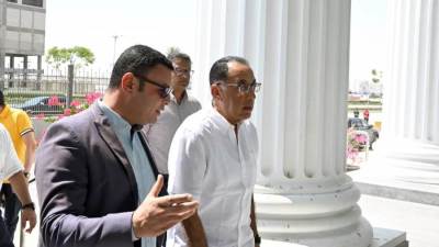 مدبولي يستعرض موقف مشروع رأس الحكمة وتسليمات أبراج العلمين والتجمع