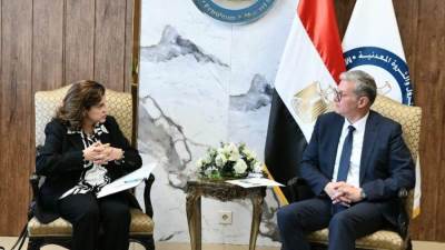 وزير البترول يوقع اتفاقيتين مع الشركات العالمية لضخ 340 مليون دولار استثمارات لزيادة الإنتاج بالبحر المتوسط وخليج السويس