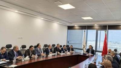 وزير التموين  يترأس اللجنة العليا للسكر للاطمئنان على وفرة المخزون الاستراتيجي لسلعة السكر