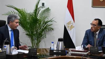 مدبولي يستعرض المسودة الأولى لاستراتيجية عمل وزارة السياحة خلال الفترة المقبلة