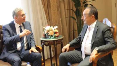 وزير قطاع الأعمال العام يستقبل وزير البترول لبحث الموضوعات المشتركة