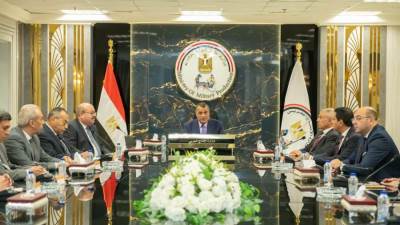 "وزير الدولة للإنتاج الحربي" يبحث مع "حماة الوطن" أوجه التعاون المشترك