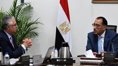 رئيس الوزراء يستعرض مع  رئيس الهيئة العامة للمنطقة الاقتصادية لقناة السويس نتائج العام المالي 2023/2024