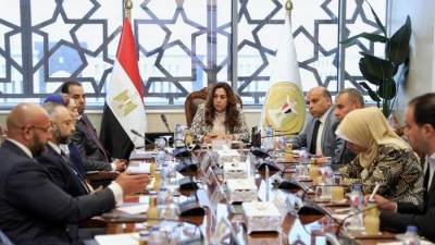 وزيرة التنمية المحلية تبحث مع وفد من بنك مصر التعاون المشترك في عدد من المجالات
